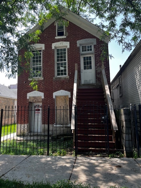 2911 West 25th Street Chicago IL 60623