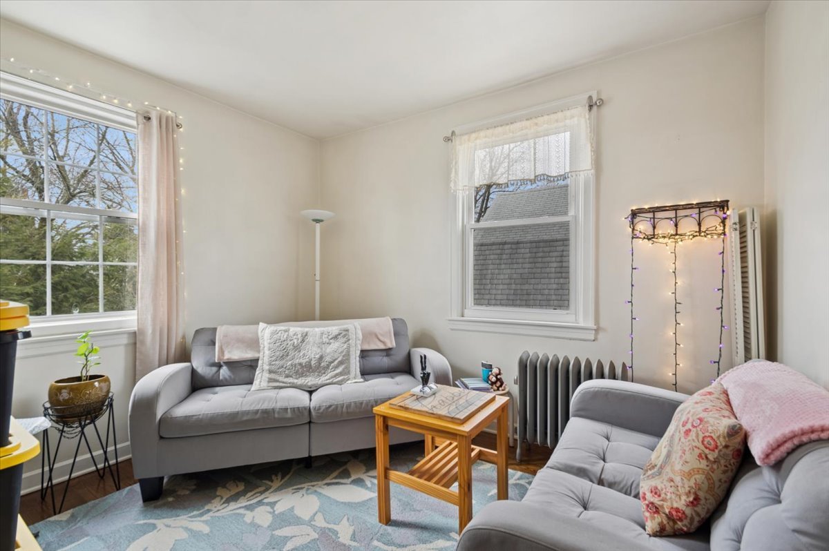 1762 West Morse Avenue Chicago IL 60626