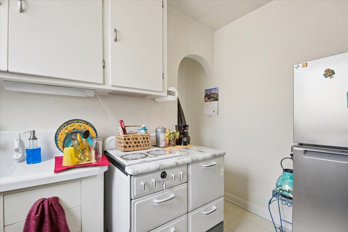 1762 West Morse Avenue Chicago IL 60626