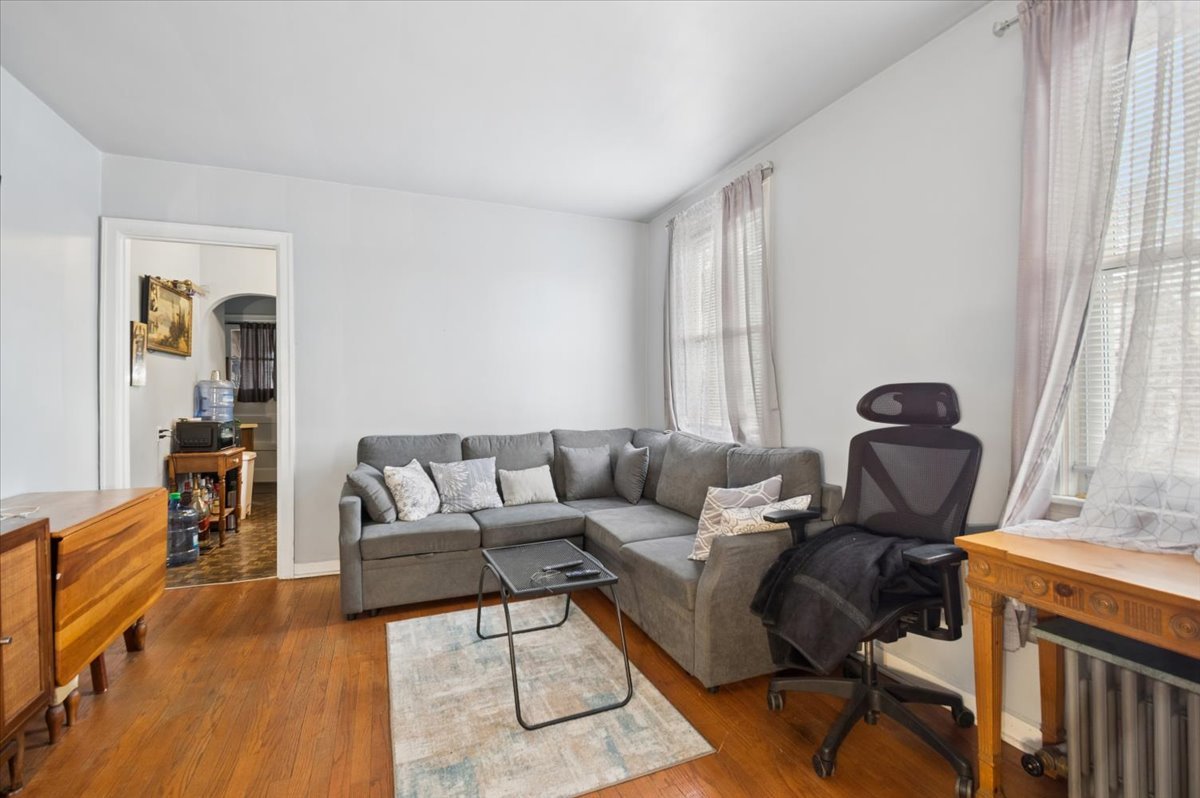 1762 West Morse Avenue Chicago IL 60626