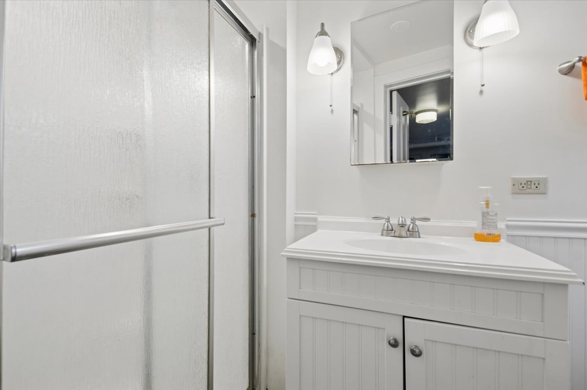 1762 West Morse Avenue Chicago IL 60626