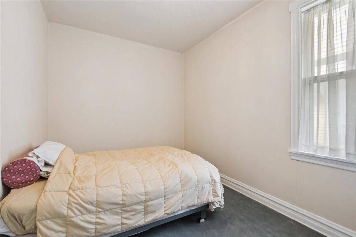 1762 West Morse Avenue Chicago IL 60626