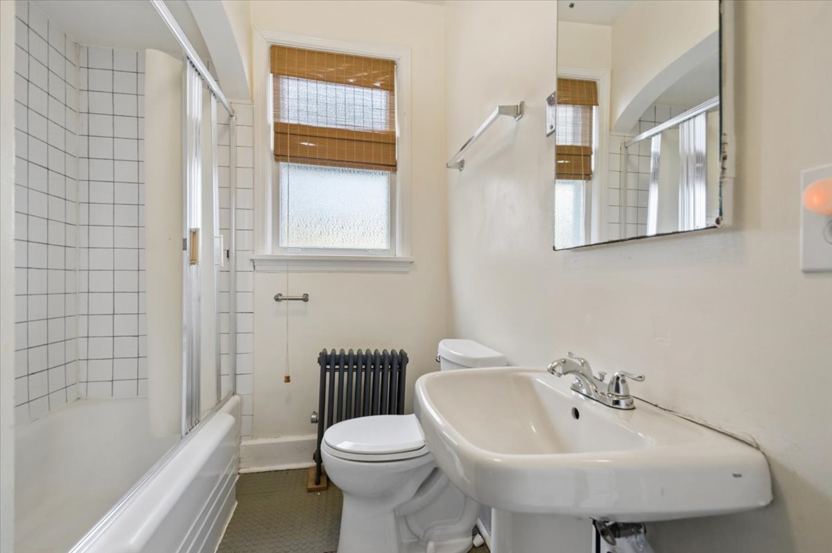 1762 West Morse Avenue Chicago IL 60626