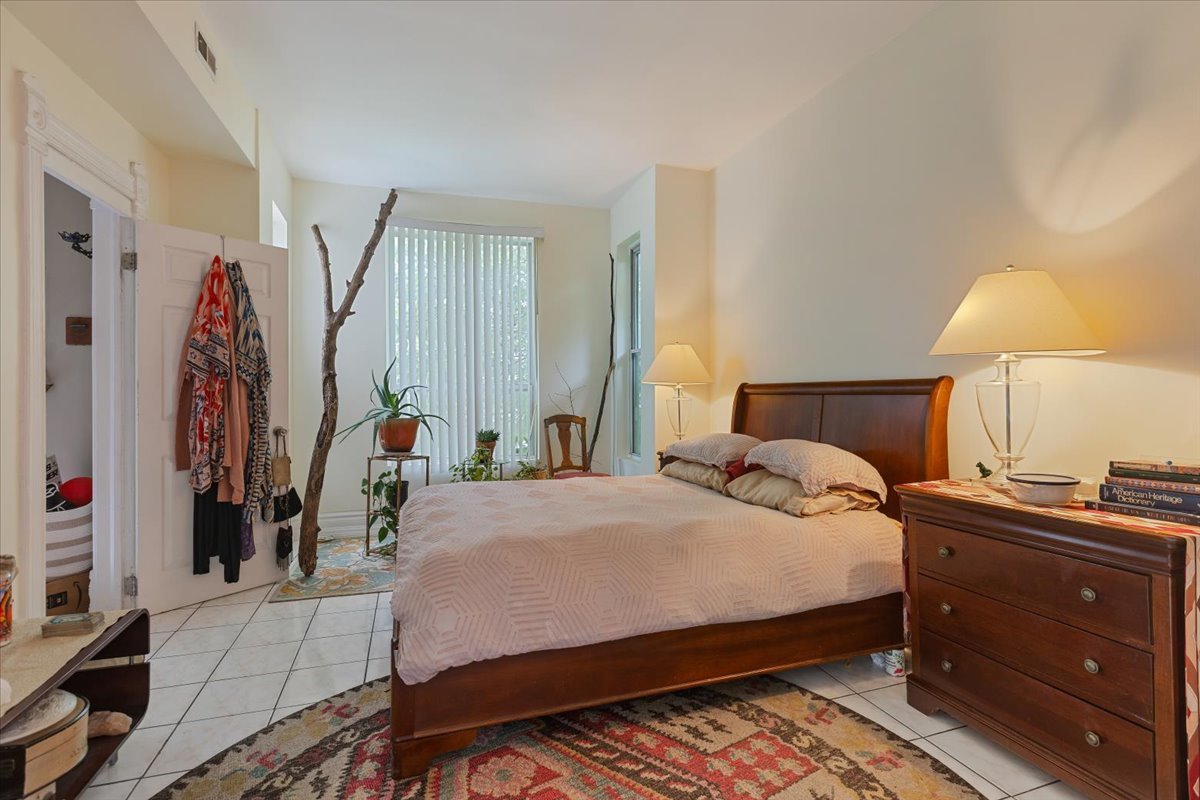 1634 North Sawyer Avenue Chicago IL 60647