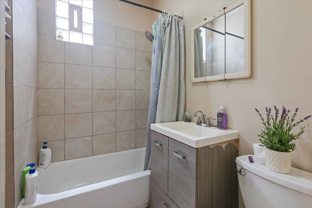 1634 North Sawyer Avenue Chicago IL 60647