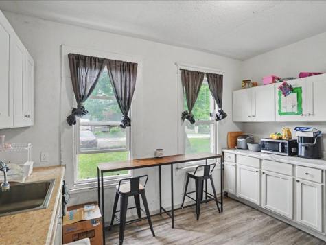 921 12 Avenue Rock Island IL 61201