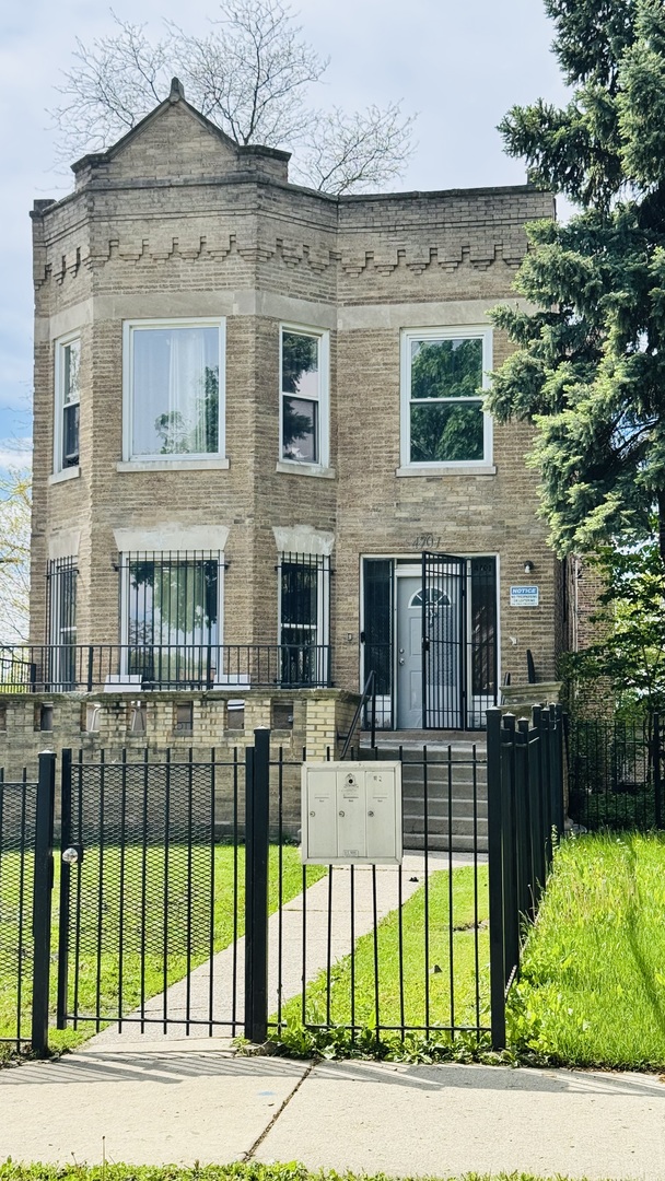 4701 West West End Avenue Chicago IL 60644