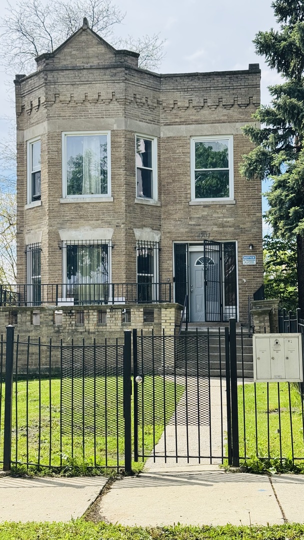4701 West West End Avenue Chicago IL 60644