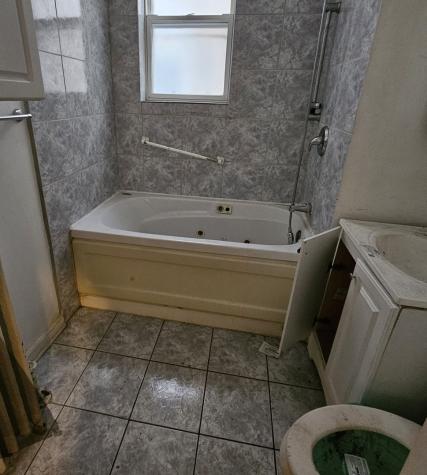 3834 West Monroe Street Chicago IL 60624
