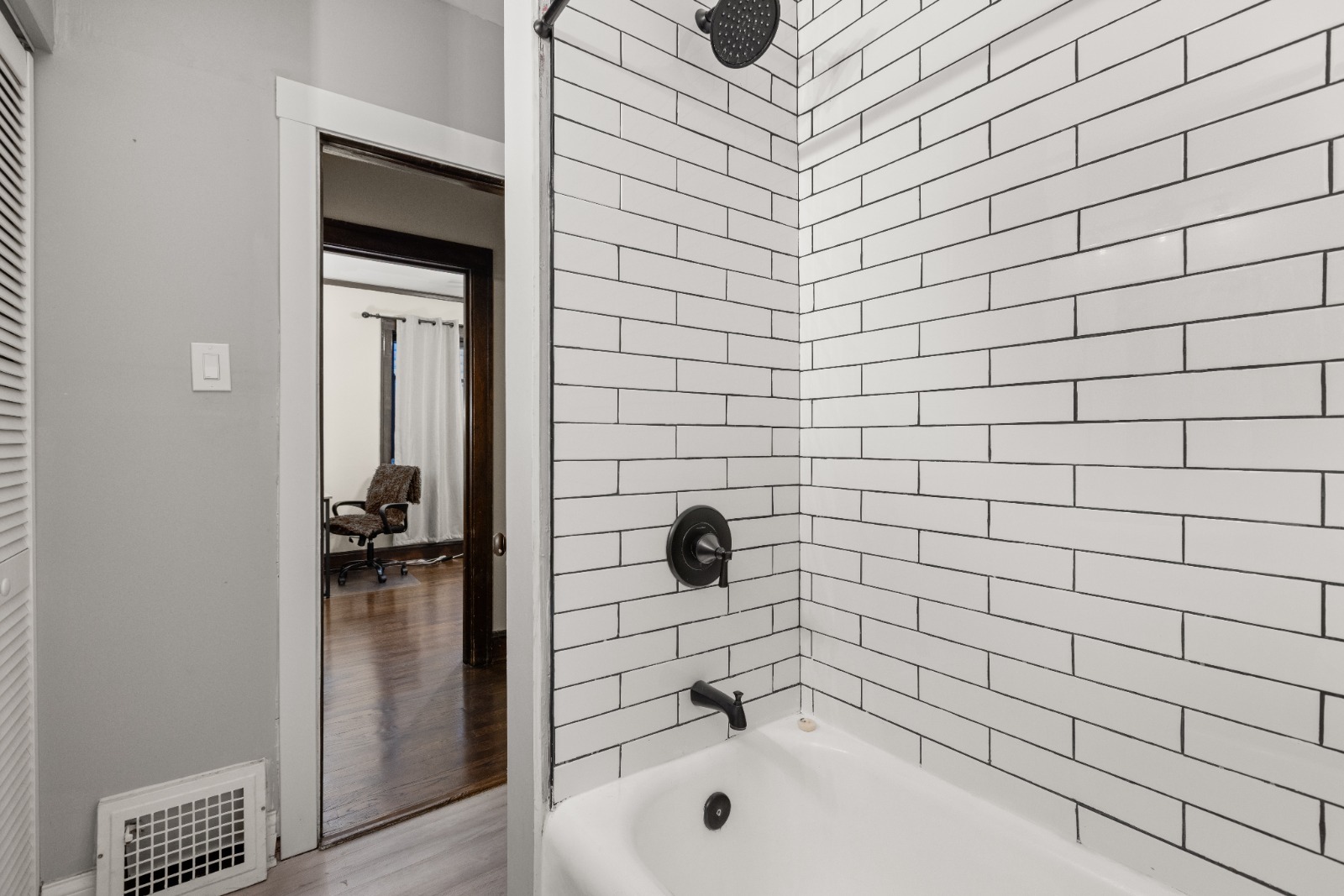 6029 North Austin Avenue Chicago IL 60646