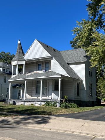 109 East Chamberlin Street Dixon IL 61021