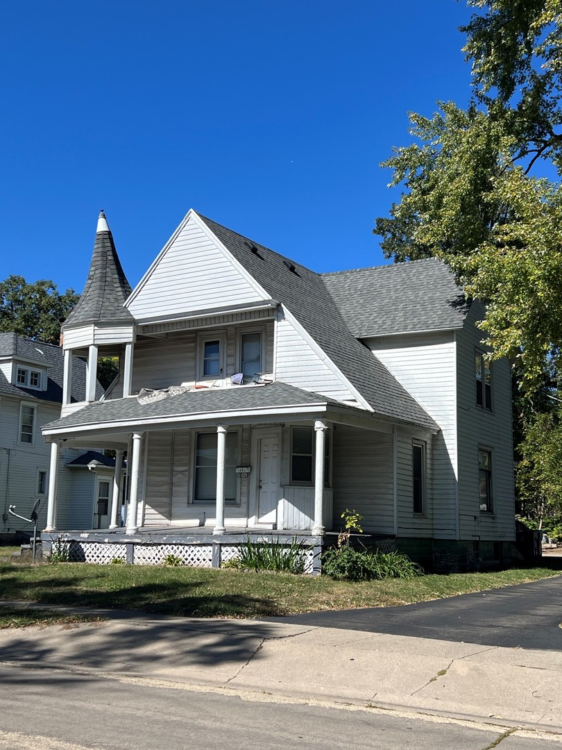 109 East Chamberlin Street Dixon IL 61021