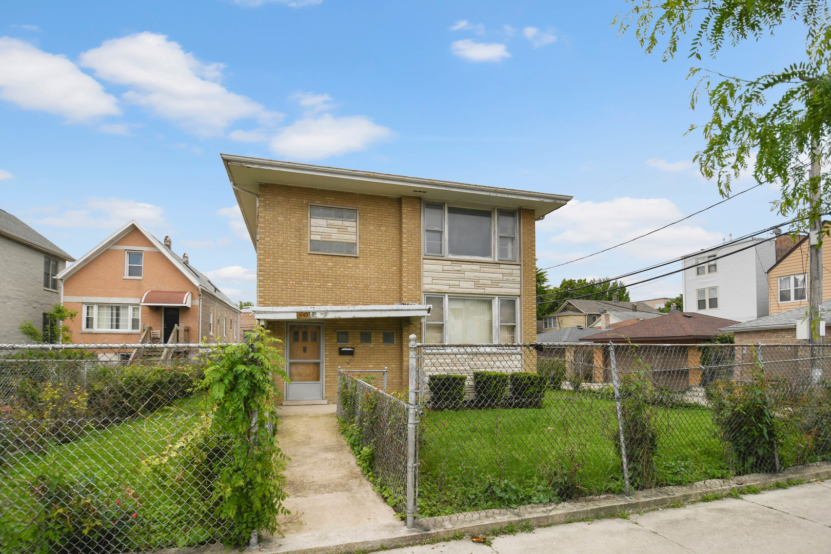 843 West 34th Place Chicago IL 60608