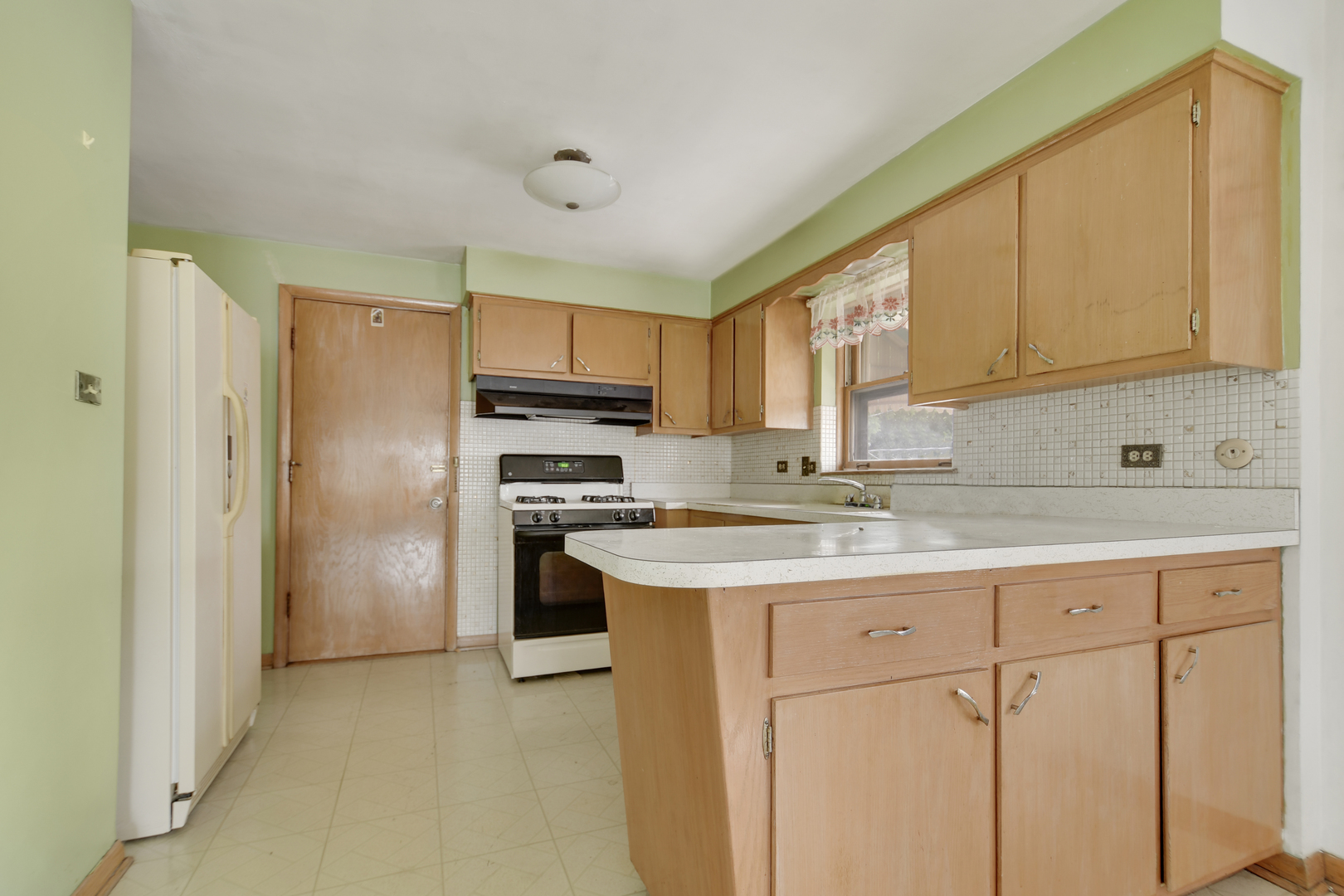 843 West 34th Place Chicago IL 60608