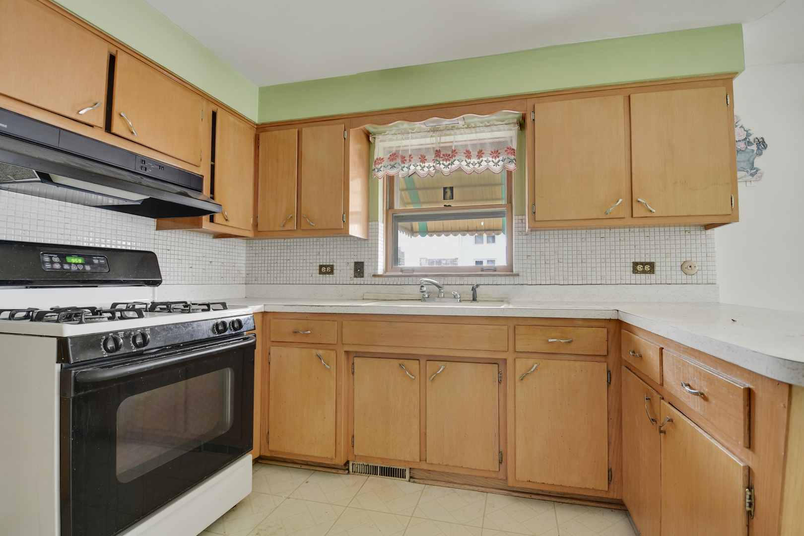 843 West 34th Place Chicago IL 60608