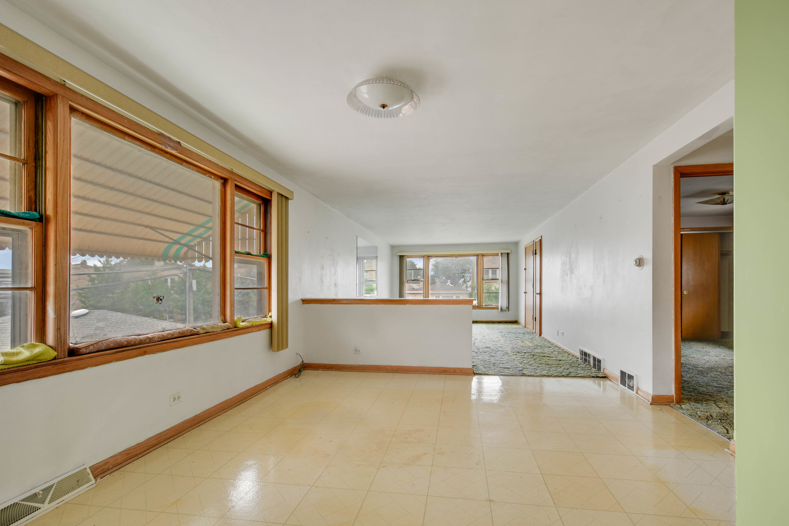 843 West 34th Place Chicago IL 60608
