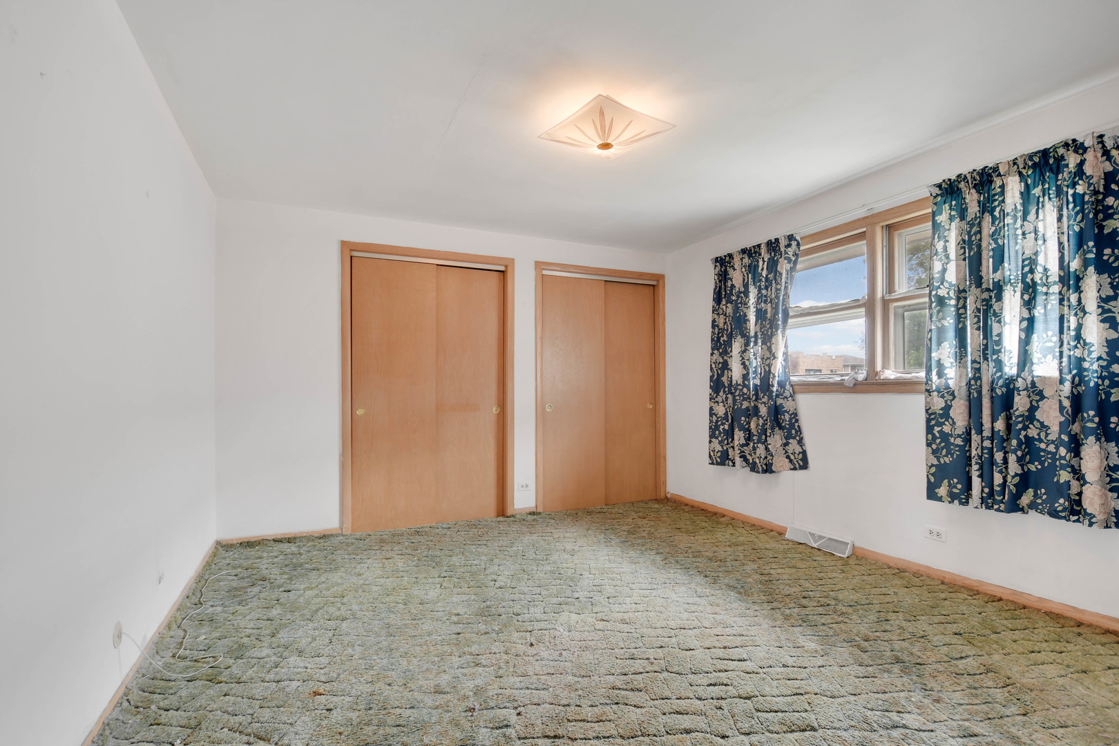 843 West 34th Place Chicago IL 60608