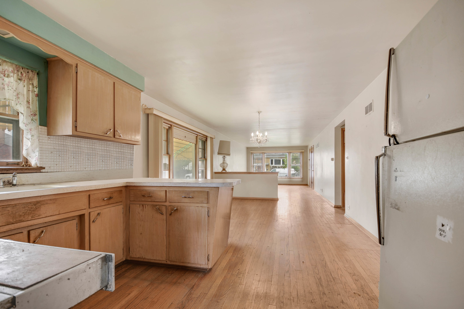 843 West 34th Place Chicago IL 60608