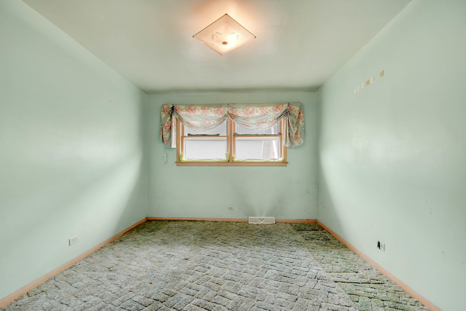843 West 34th Place Chicago IL 60608