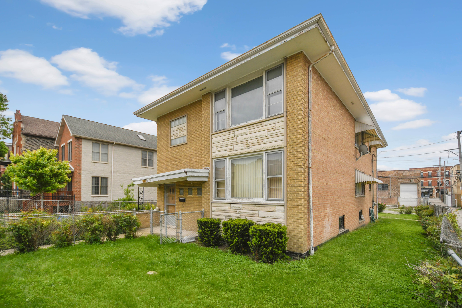 843 West 34th Place Chicago IL 60608