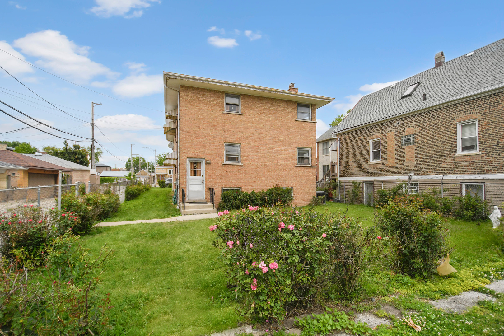 843 West 34th Place Chicago IL 60608