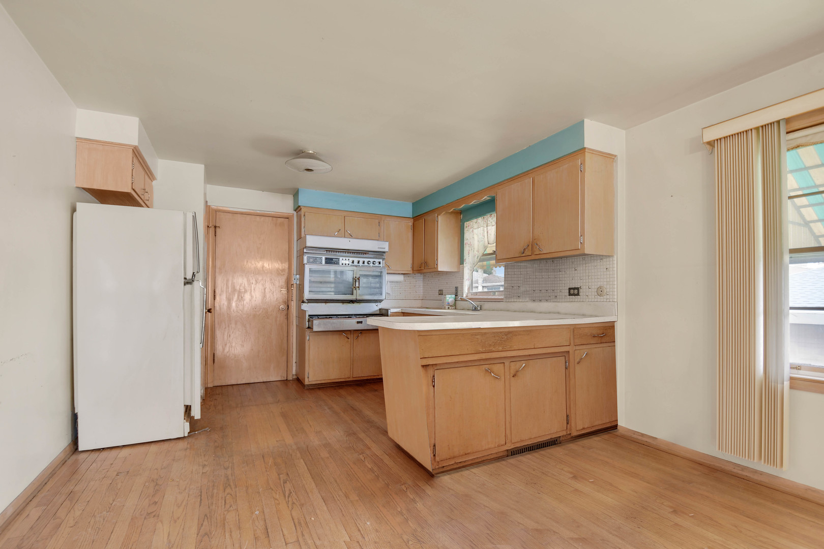 843 West 34th Place Chicago IL 60608