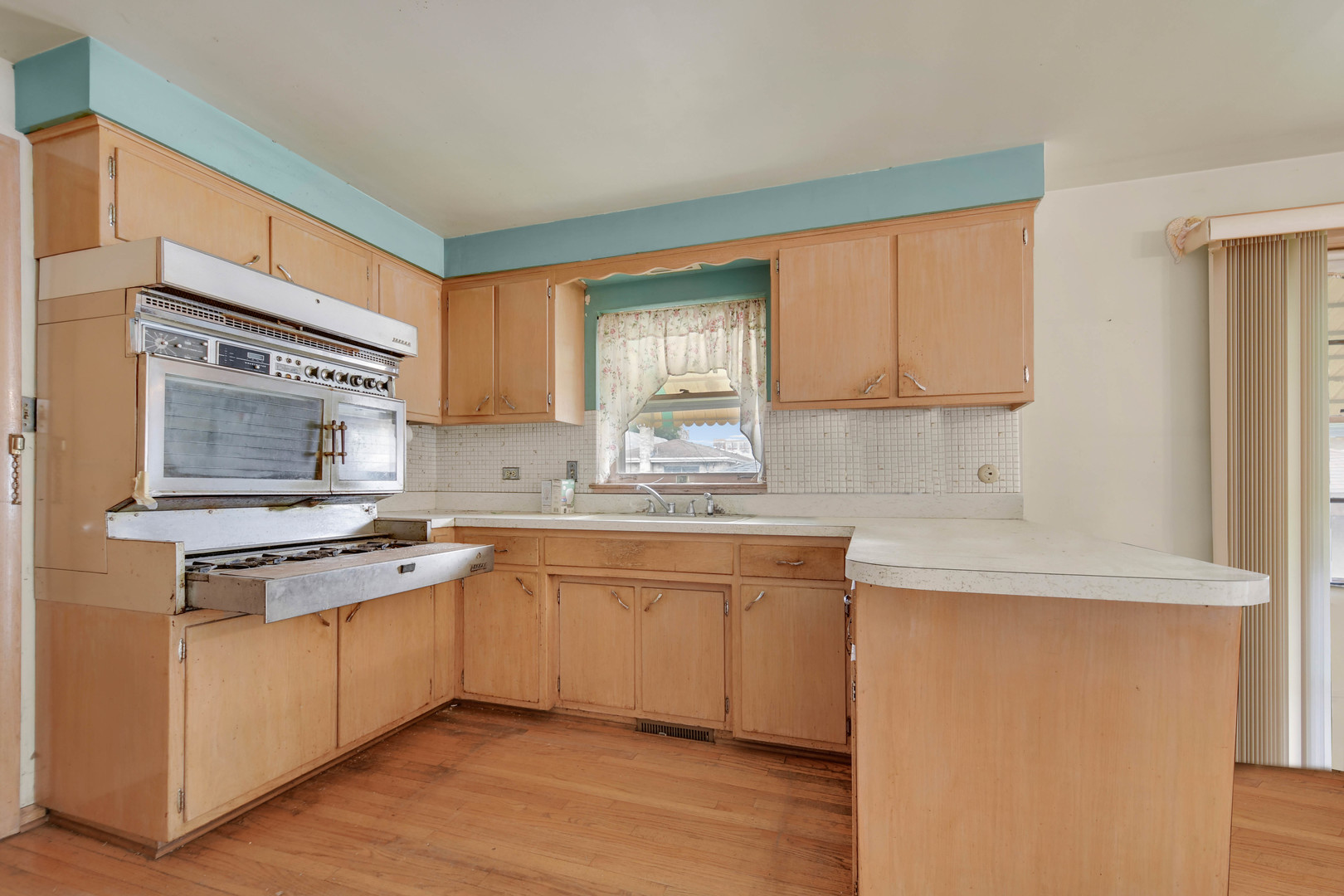 843 West 34th Place Chicago IL 60608