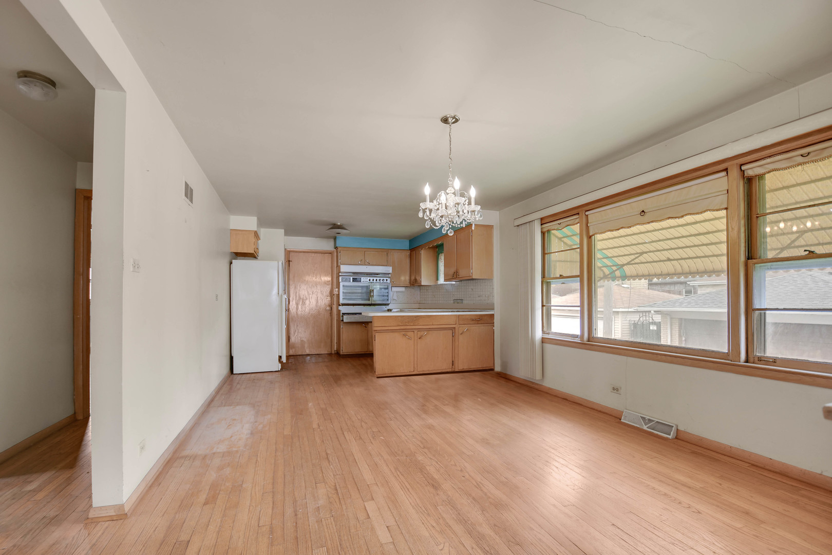 843 West 34th Place Chicago IL 60608