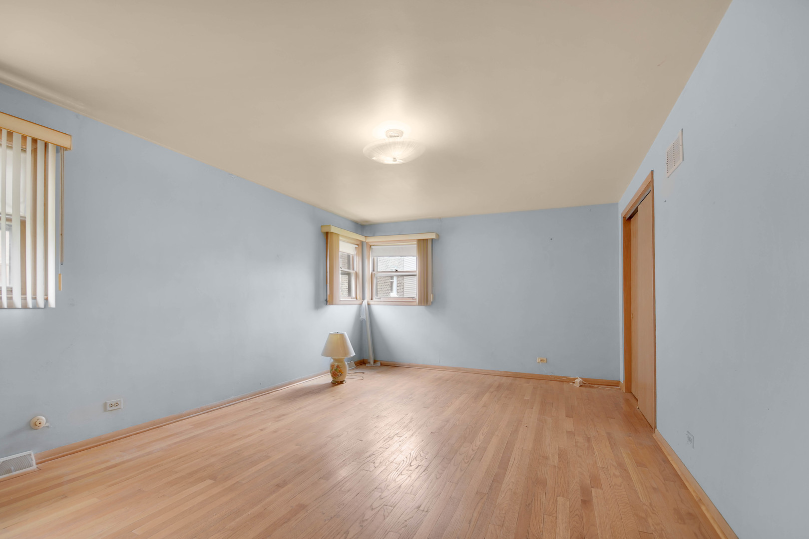 843 West 34th Place Chicago IL 60608