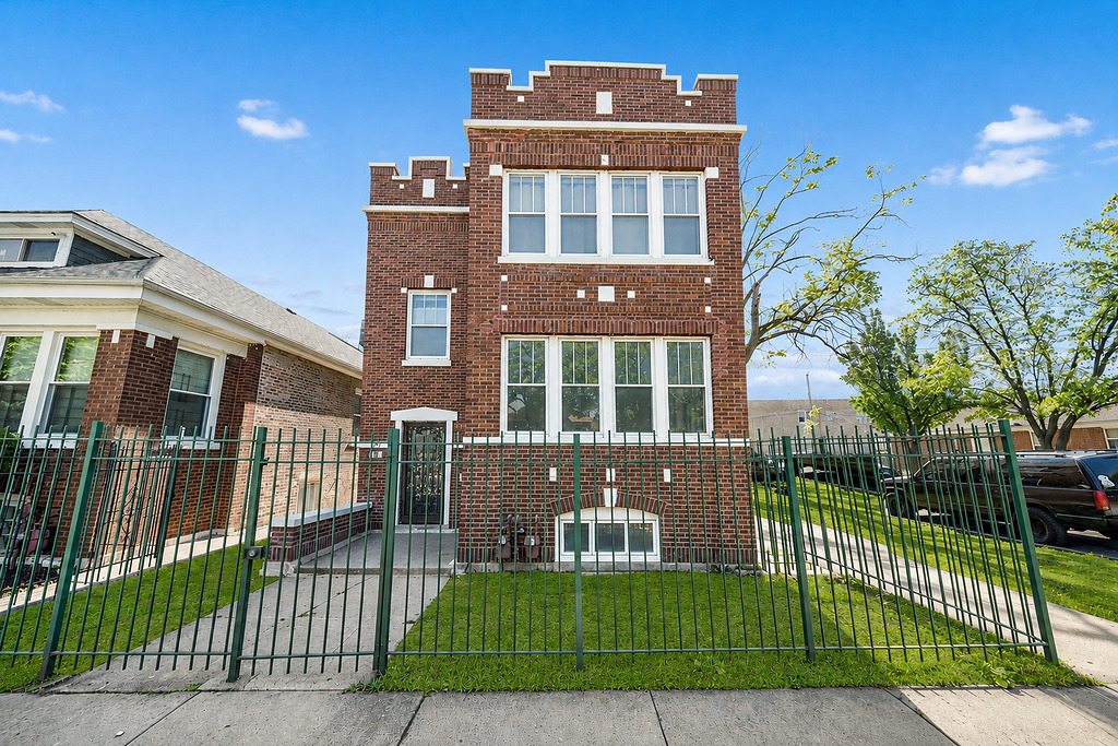 5759 South Campbell Avenue Chicago IL 60629