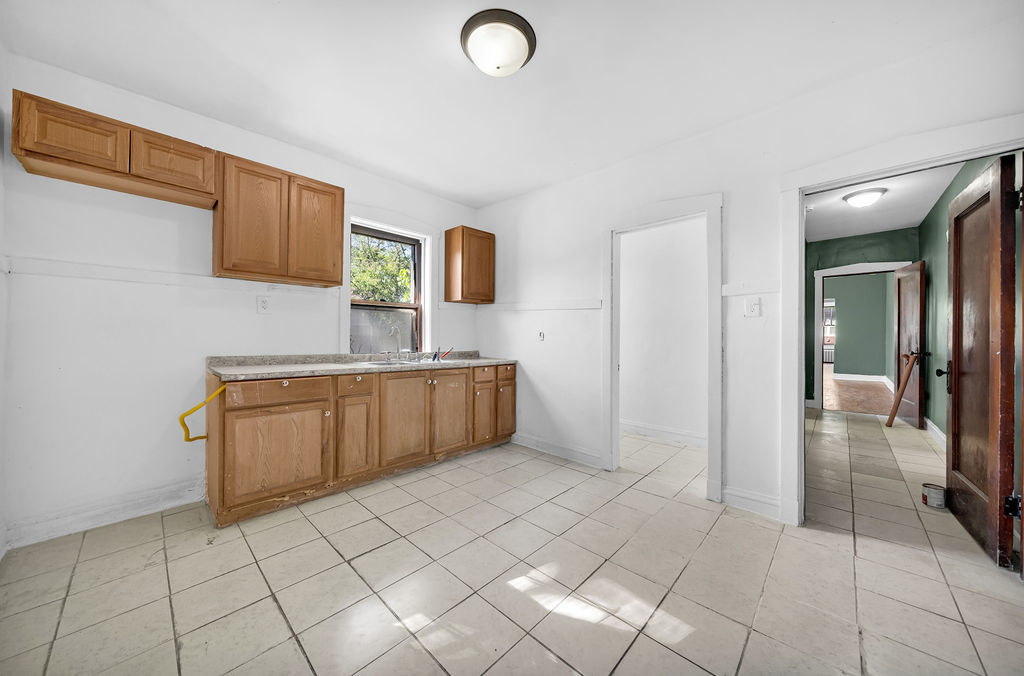 5759 South Campbell Avenue Chicago IL 60629