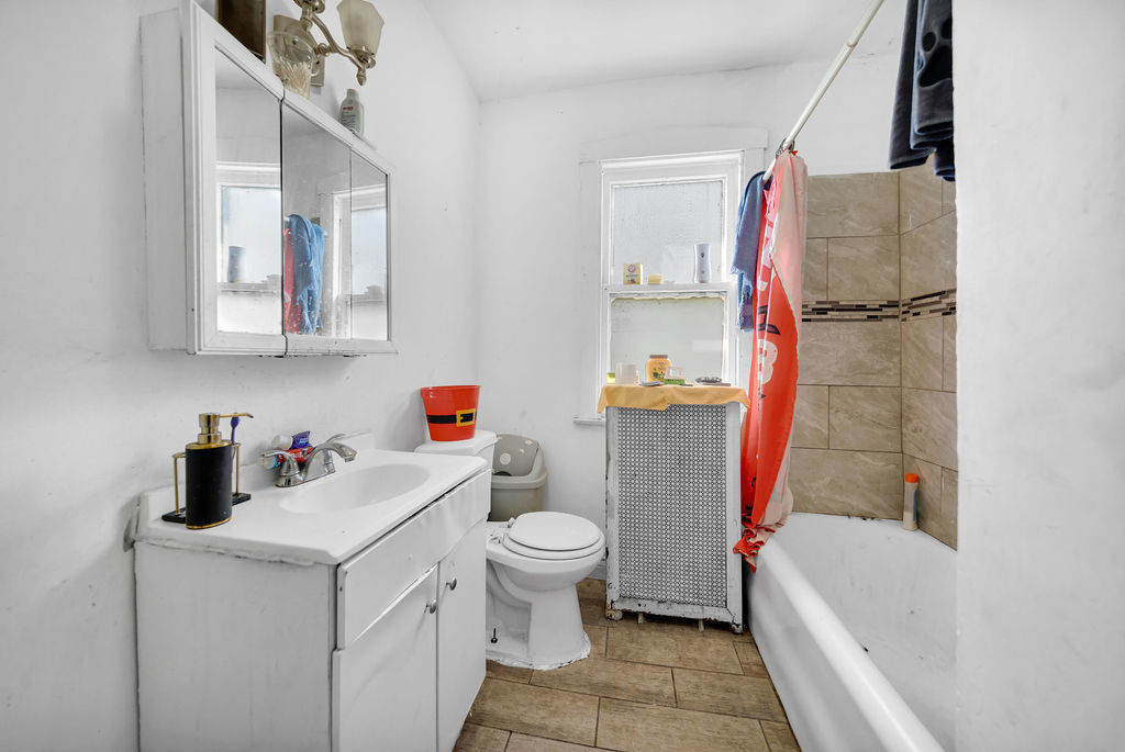 5759 South Campbell Avenue Chicago IL 60629