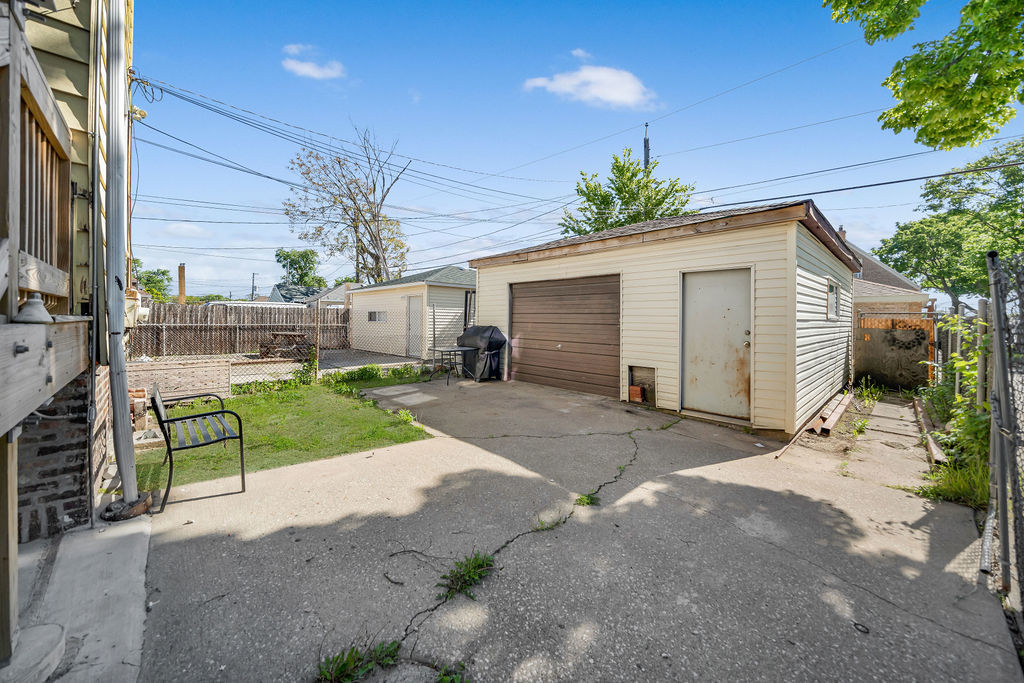 5759 South Campbell Avenue Chicago IL 60629