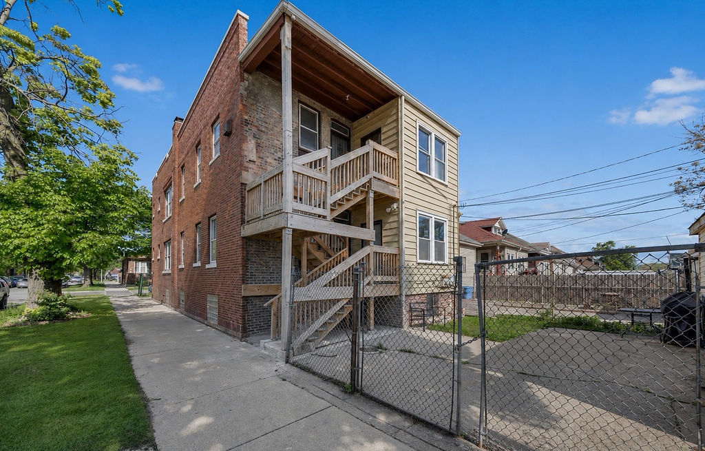 5759 South Campbell Avenue Chicago IL 60629