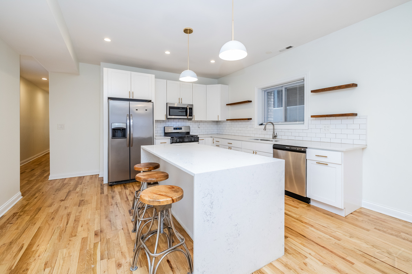 6711 South Paxton Avenue Chicago IL 60649
