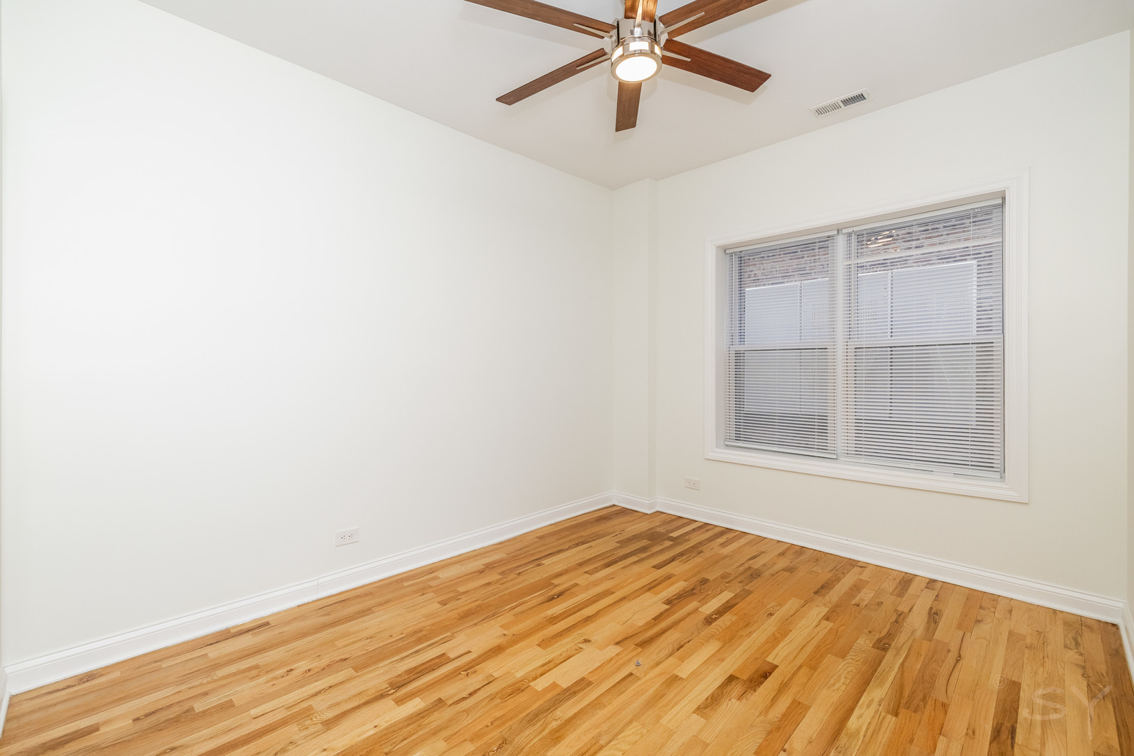 6711 South Paxton Avenue Chicago IL 60649