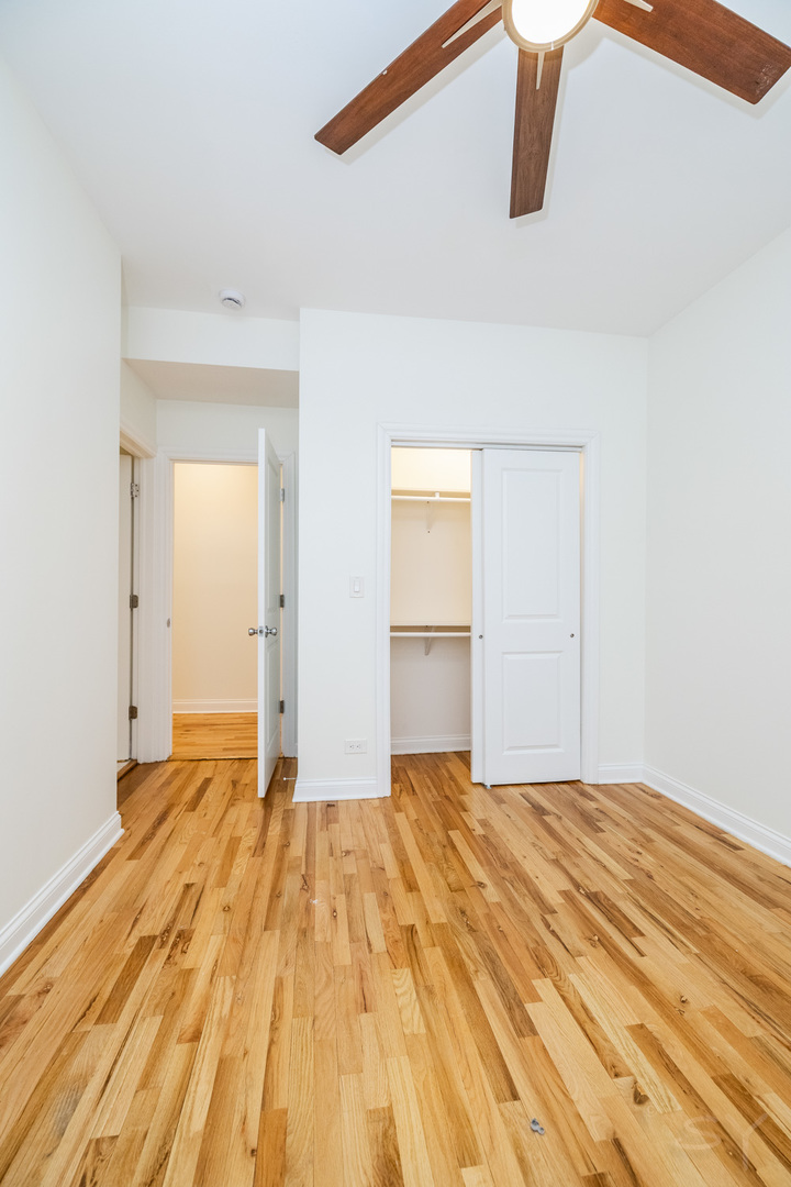 6711 South Paxton Avenue Chicago IL 60649