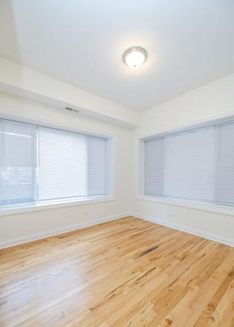 6711 South Paxton Avenue Chicago IL 60649