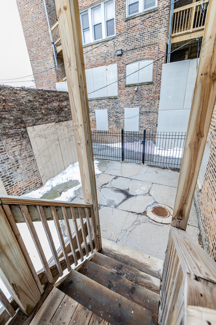 6711 South Paxton Avenue Chicago IL 60649