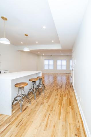 6711 South Paxton Avenue Chicago IL 60649