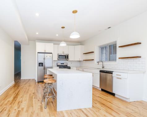 6711 South Paxton Avenue Chicago IL 60649