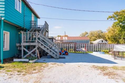 273 West Station Street St. Anne IL 60964
