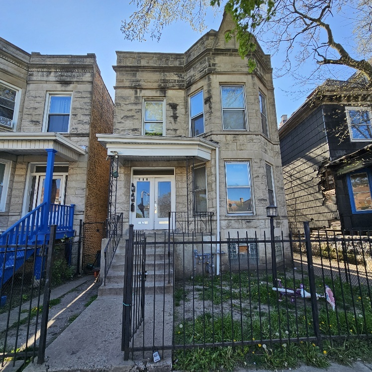 212 North Leamington Avenue Chicago IL 60644