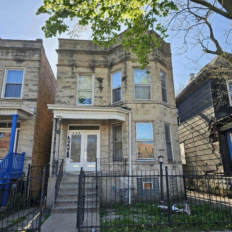 212 North Leamington Avenue Chicago IL 60644