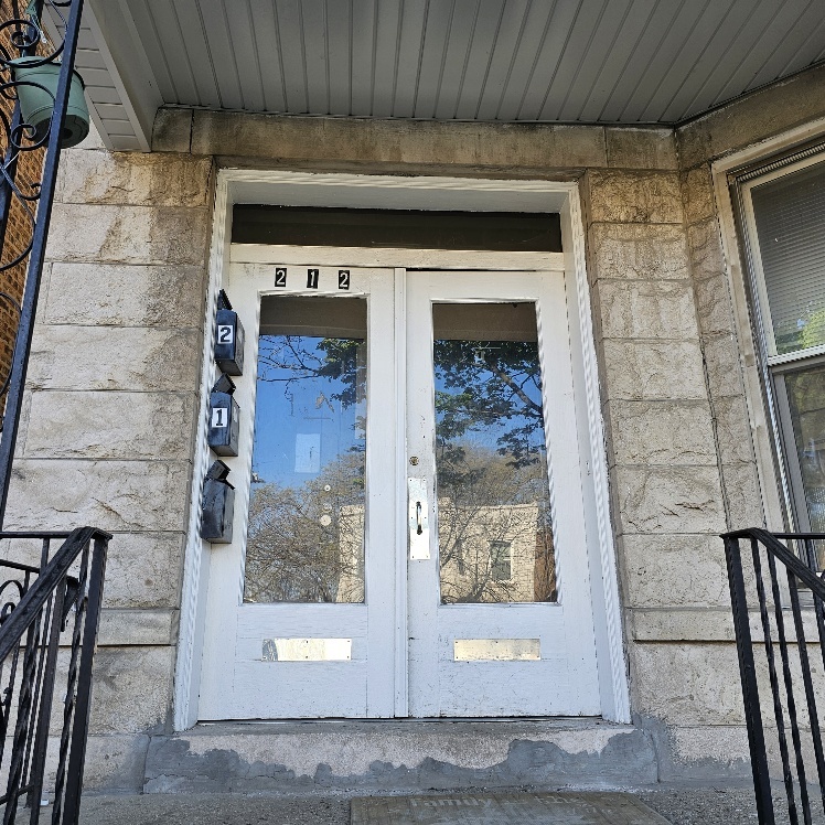 212 North Leamington Avenue Chicago IL 60644