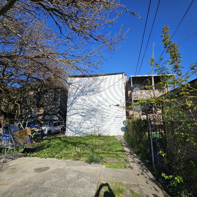 212 North Leamington Avenue Chicago IL 60644
