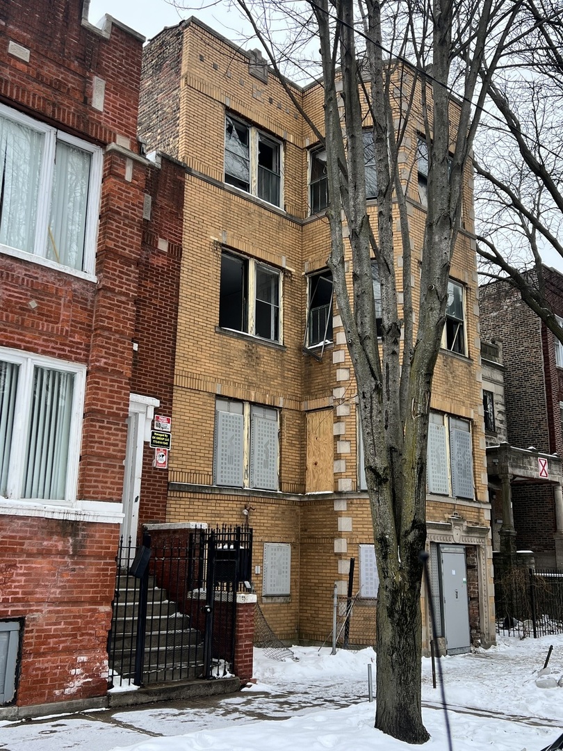3827 West Fillmore Street Chicago IL 60624