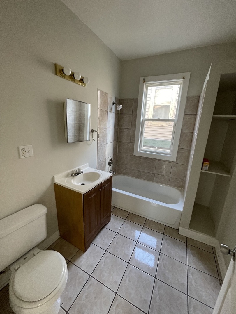7123 South Peoria Street Chicago IL 60621