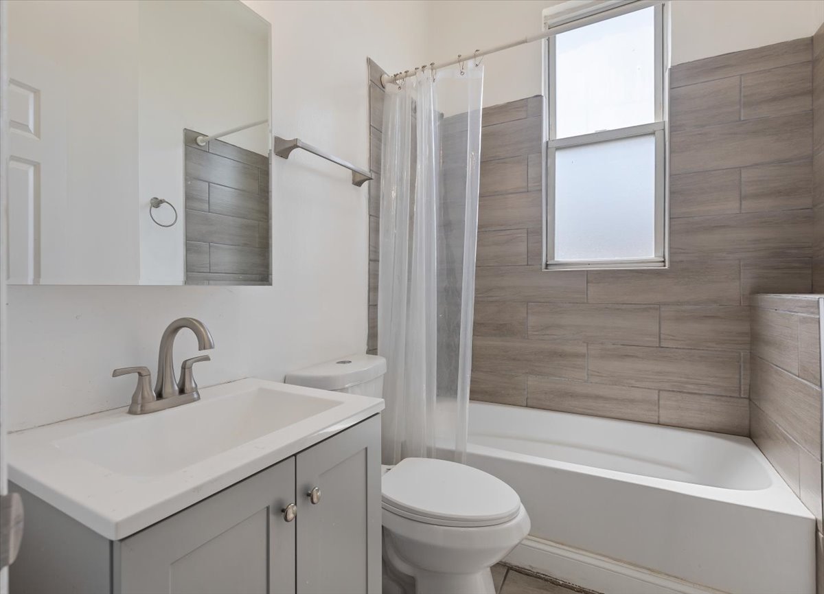 5319 South Indiana Avenue Chicago IL 60615