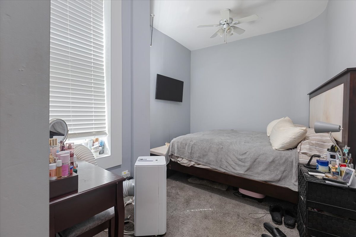 5319 South Indiana Avenue Chicago IL 60615